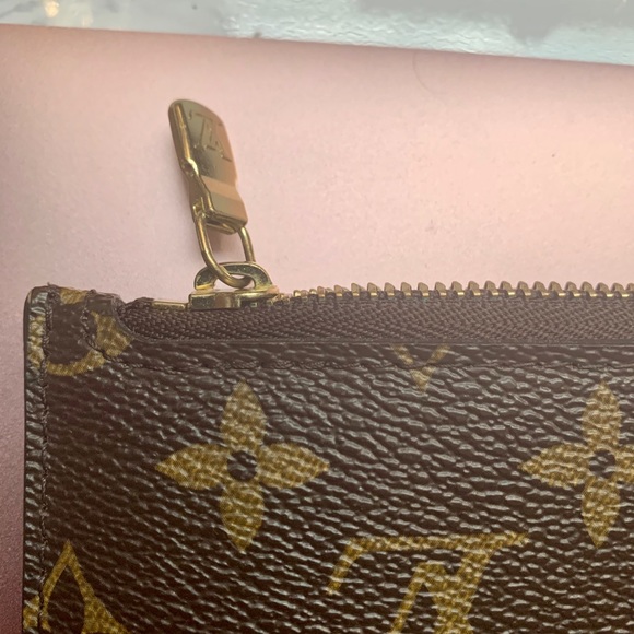 [SOLD] Neverfull GM Pouch - Picture 7 of 8